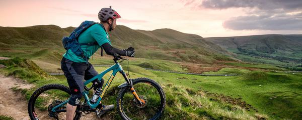 Cyclists mam tor Phil Sproson 04