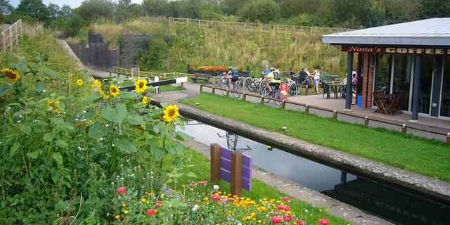 Hollingwood Hub Nonnas 238607056