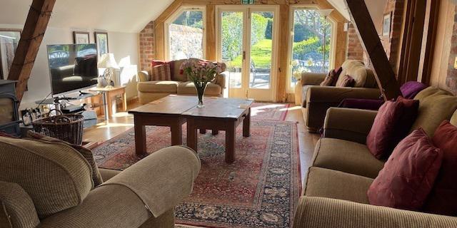 Large Lounge  Billys Bothy Smart TV, log stove,